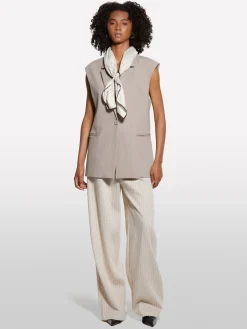 Gilet beige con contrasto rigato